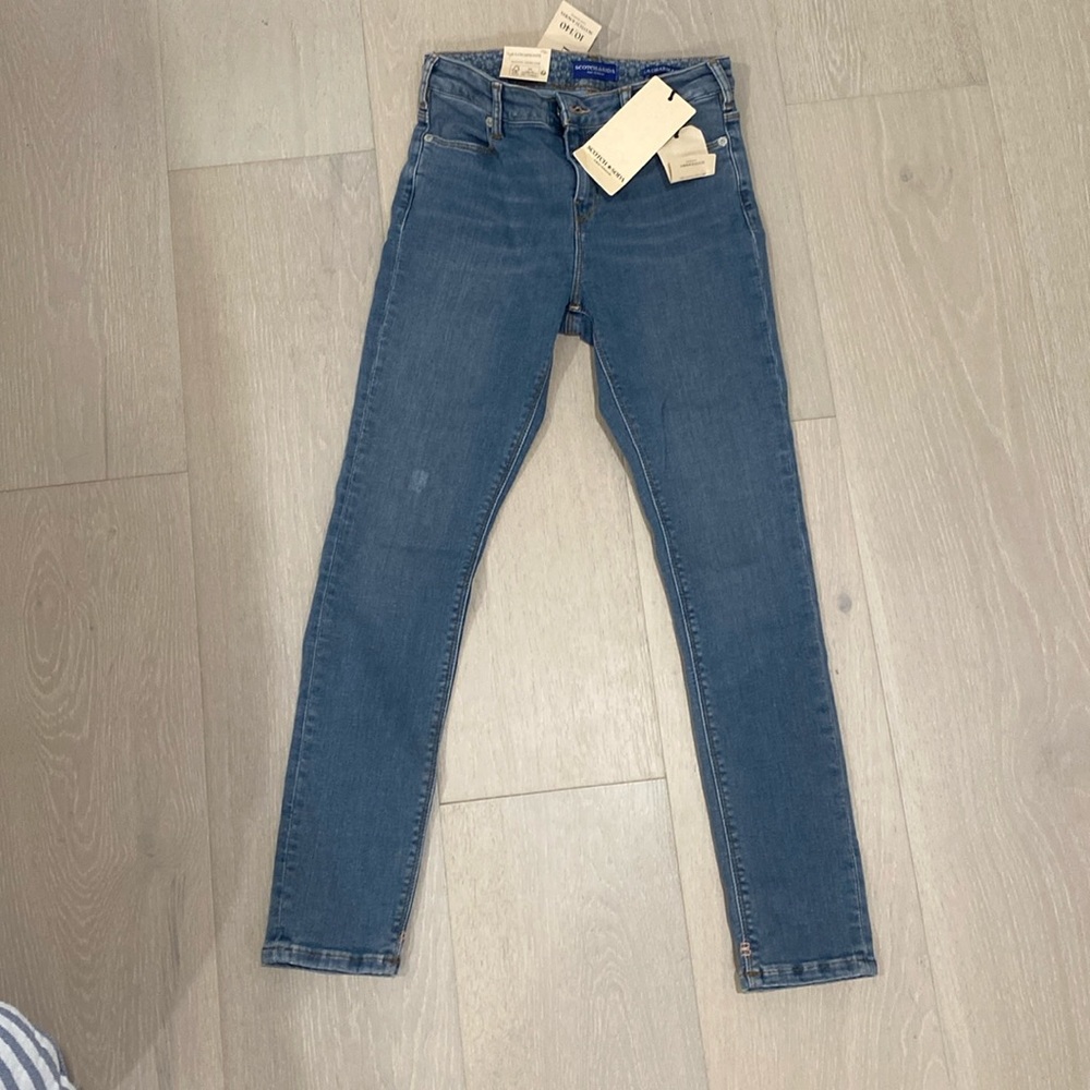 New with tags jeans distressed perfect condition
